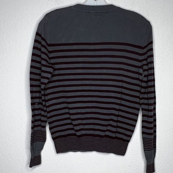 BDG Sweater - Picture 7 of 9